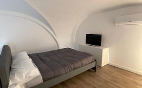 Carmelitani Center Apartment